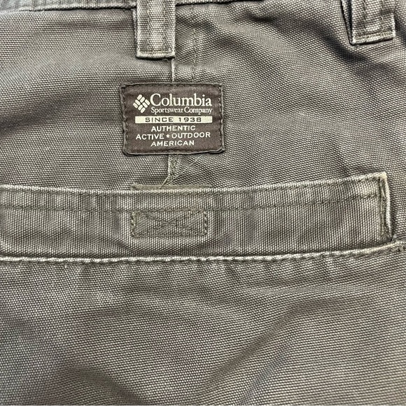 Columbia Sportswear Company 40 X 34 Gray Cargo Pants PRELOVED - Picture 9 of 11